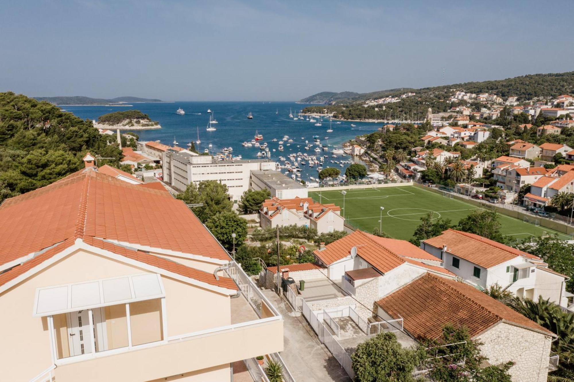 Apartments Sunny Elza Hvar Town Exteriör bild