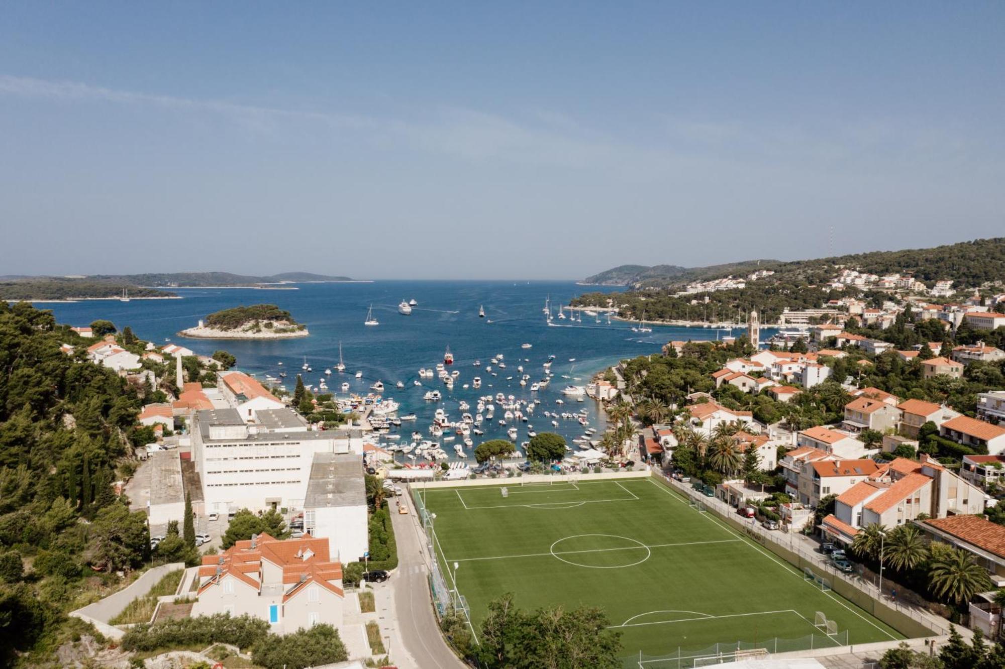 Apartments Sunny Elza Hvar Town Exteriör bild
