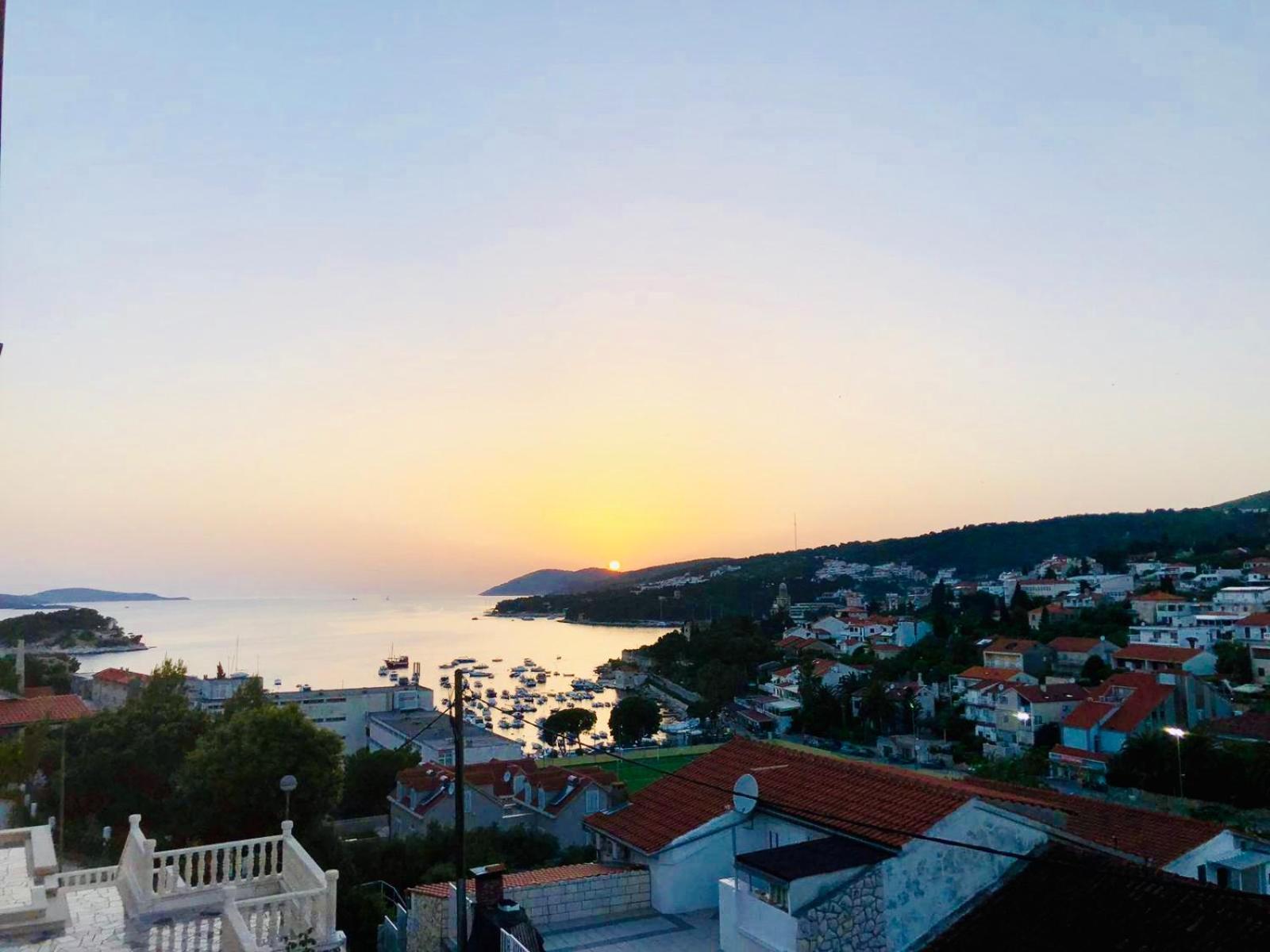 Apartments Sunny Elza Hvar Town Exteriör bild